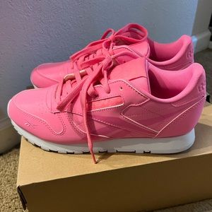 Reebok Classic leather sneakers in Pink
